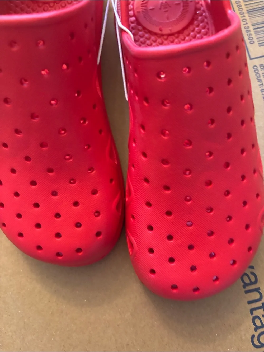 totes bright red